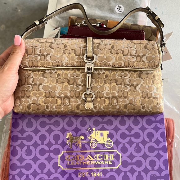 NEW Coach Gold Lurex Sig Clutch - Picture 3 of 6